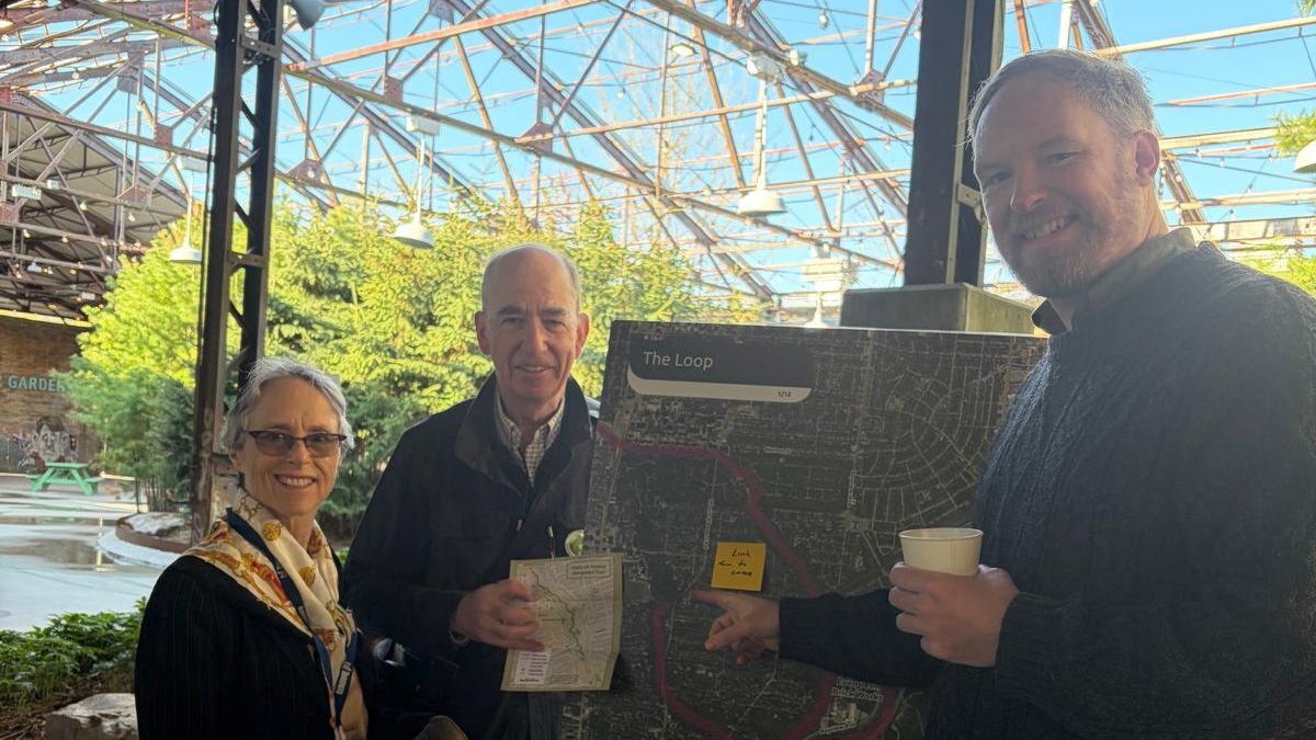 Councillor Saxe discussing the connections between the Loop Trail and the Vale of Avoca.