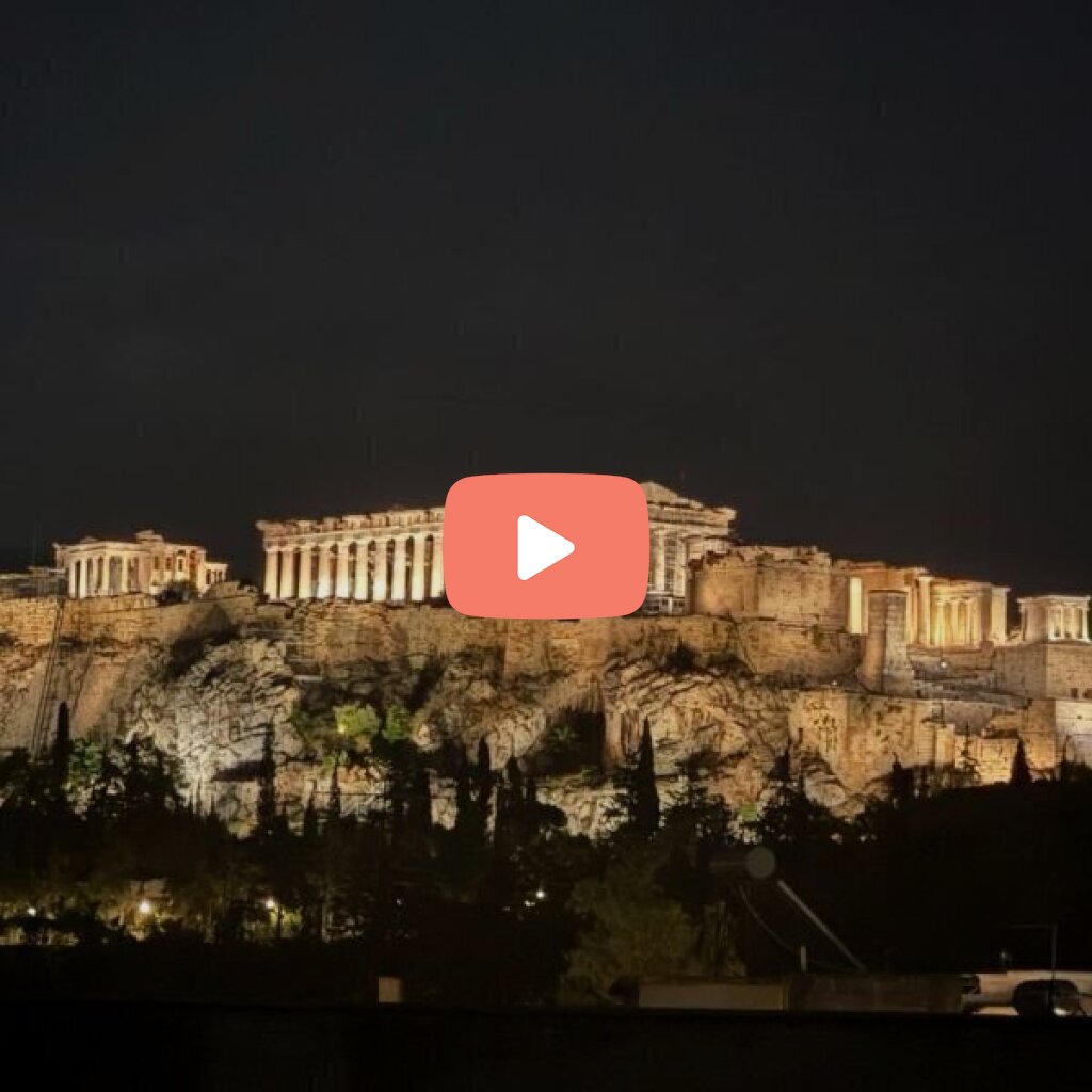 Athena’s owl appeared near the parthenon! 🦉