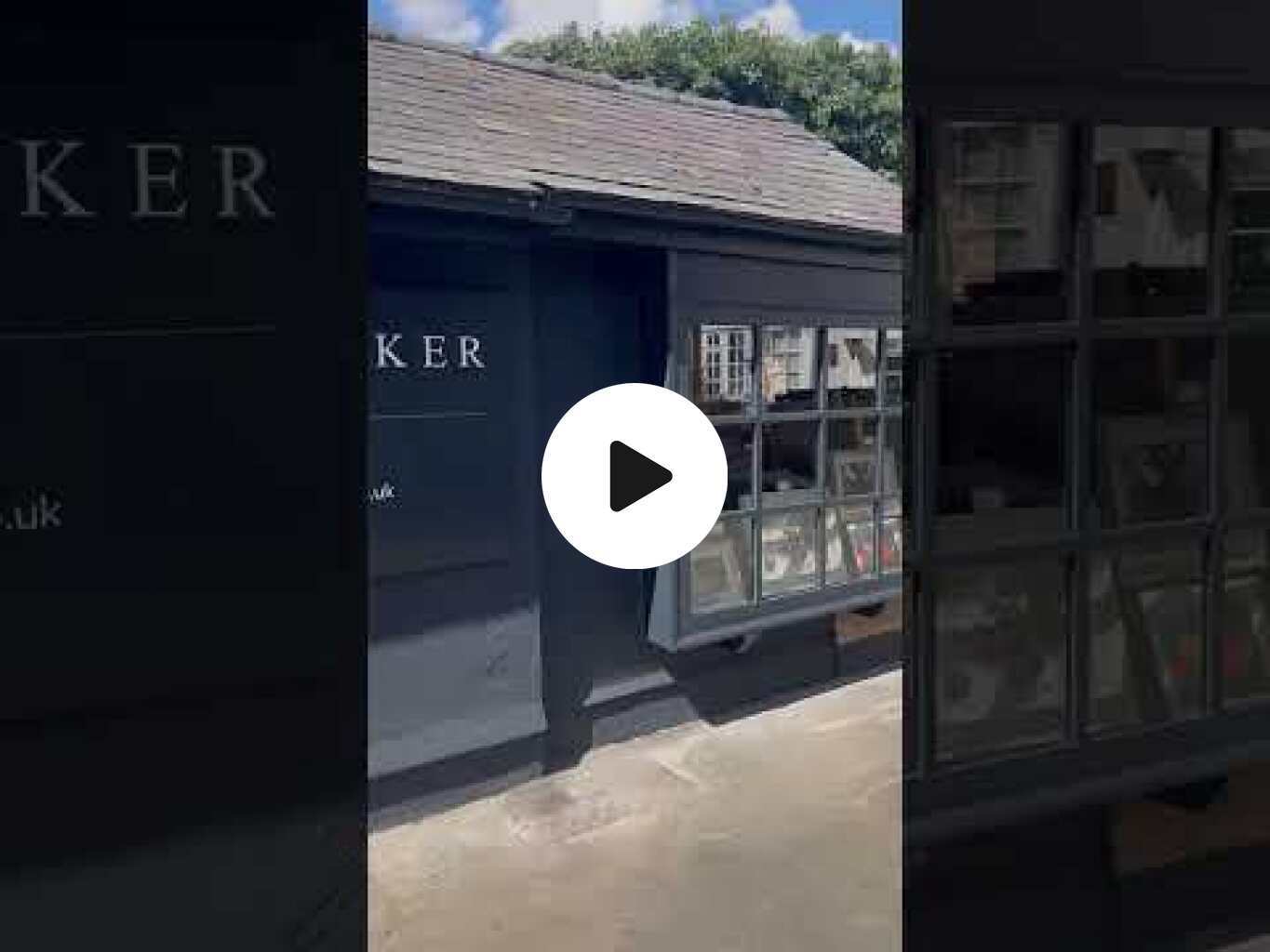 Peter Barker Fine Art Gallery with its new livery